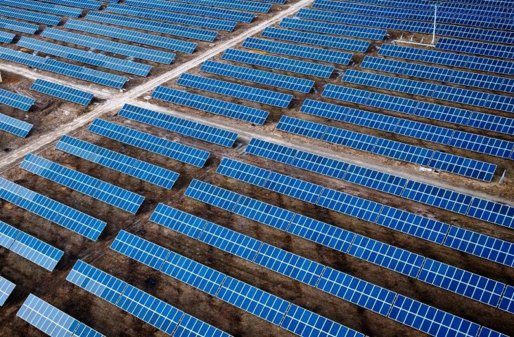 Hidroelectrica ar putea realiza cel mai mare parc solar din Europa, de 1.500 MW, la Dăbuleni. Calafatul doarme