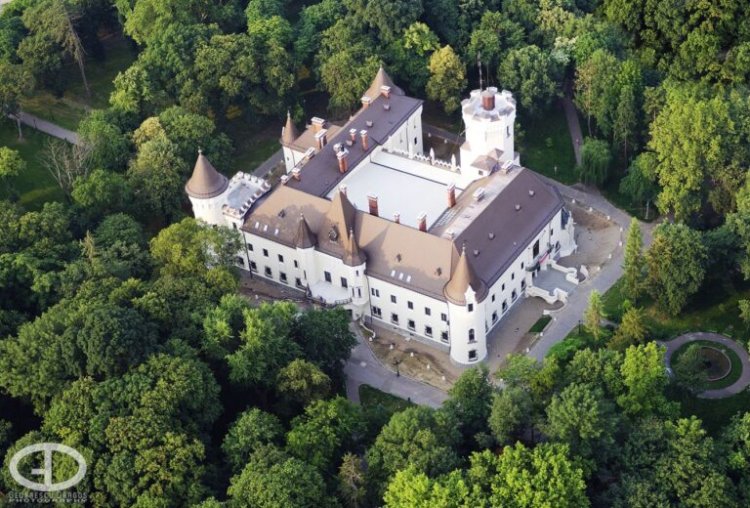 Renașterea unuia dintre cele mai frumoase castele din România cu ajutorul fondurilor europene !