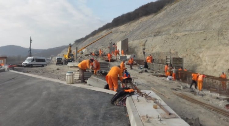 Criză de muncitori pe autostrada Pitești- Sibiu. Localnicii refuză salarii de 5.000 de lei