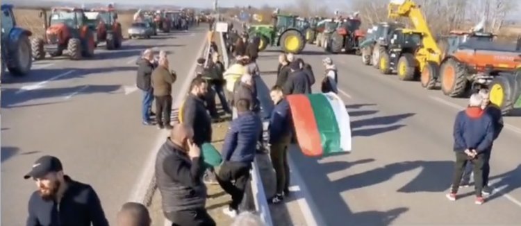 Vama Vidin-Calafat închisă astăzi pentru cel puțin doua ore din cauza protestelor fermierilor bulgari
