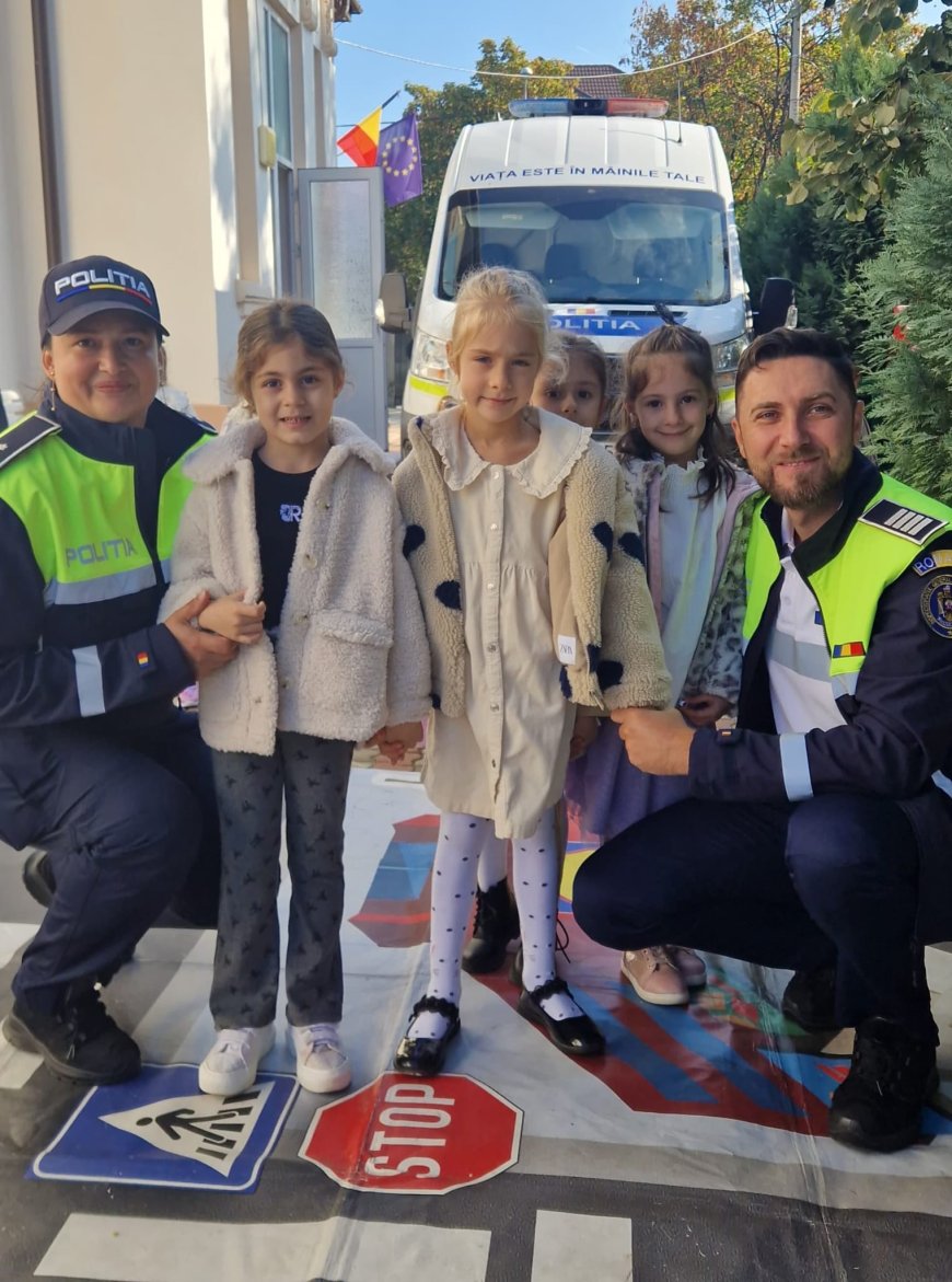 80 de micuți vizitați de poliţişti în Craiova