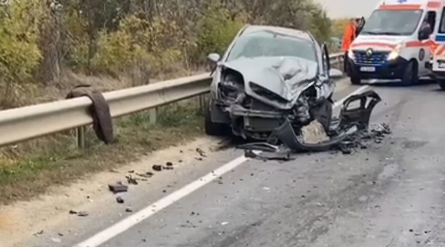 Accident grav la Cârcea. Traficul este blocat